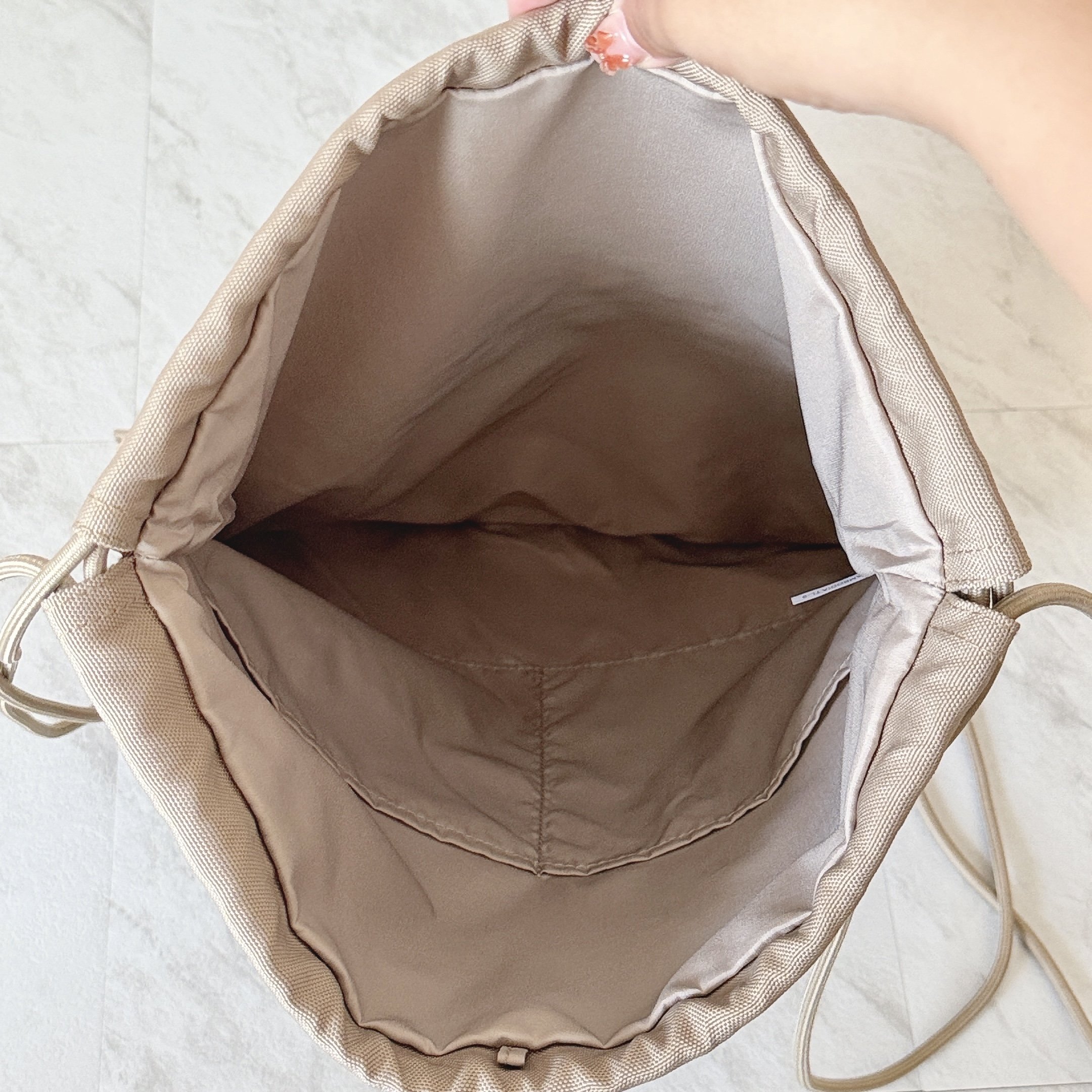 【GU】荷物が多い日の救世主！2990円の「たっぷり収納バッグ」ガバッと開いて使いやすい！《購入レビュー》