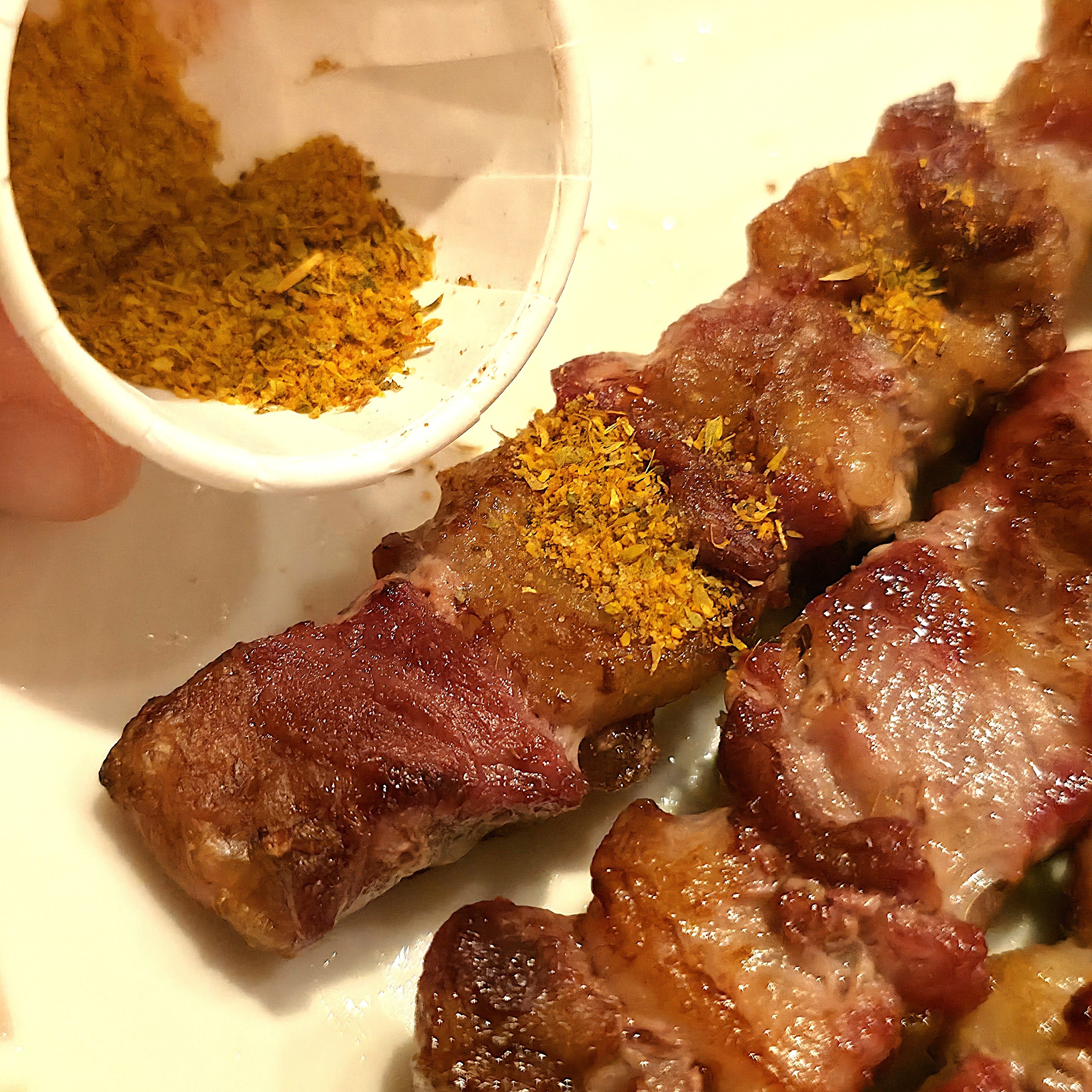 マジで行くたびに頼んじゃう。サイゼリヤの「絶品サイドメニュー」アレンジも色々できるし何皿でも食べたくなっちゃうよ…！