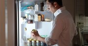 ストレスで「甘いもの」「お酒」が止まらないのはなぜ?食欲を暴走させるヤバいホルモンとは【管理栄養士が解説】