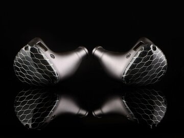 マルチドライバーの基本に立ち返った3Way／3Driver構成の最新ハイブリッドIEM発売