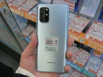 120Hz駆動フラットディスプレー搭載の5Gスマホ「OnePlus 8T」がアキバに入荷