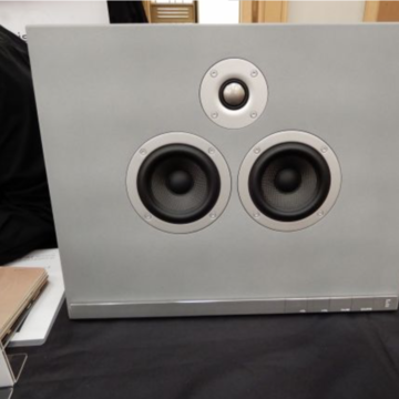 MASTER&DYNAMICのコンクリート製Bluetoothスピーカーを見た