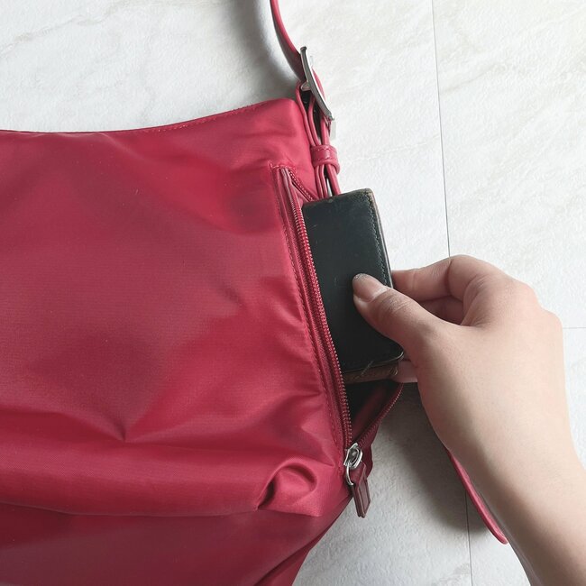 「購入して大正解でした！」GUの“大容量バッグ”オシャレなのにノートPCまで入って収納力すごい！「お出かけには欠かせません」「高見え！サイズ感も良し！」