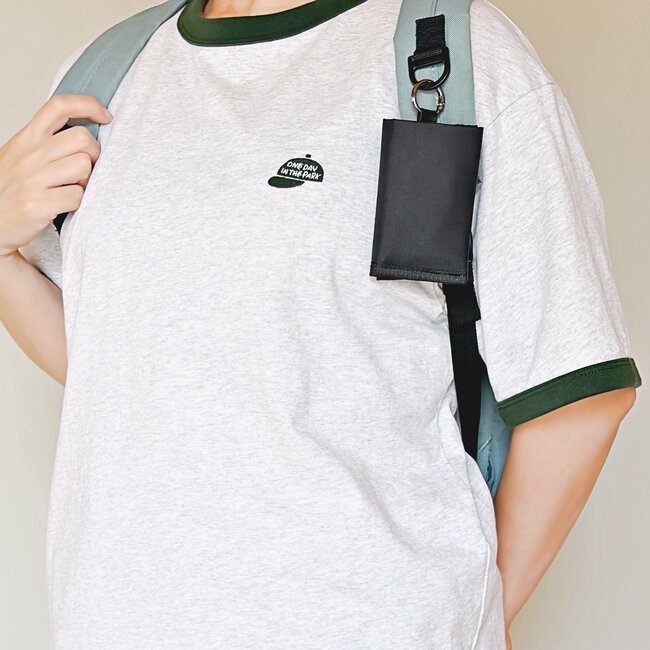 小銭やお札が取り出しやすい！ダイソーの「スマホより小さいミニ財布」カードが12枚入って便利！《購入レビュー》