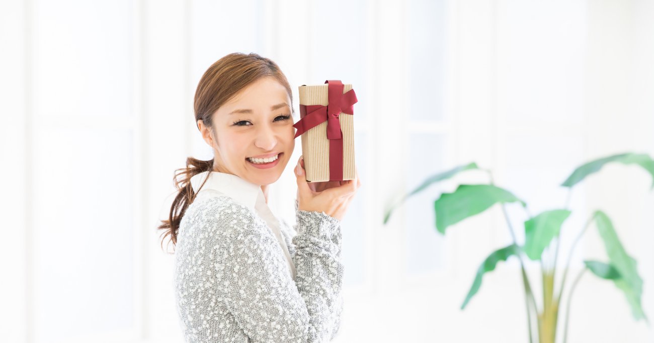 【ゲインロス効果】高価な一点モノより、安価な2つのプレゼントで相手の心をつかむ方法