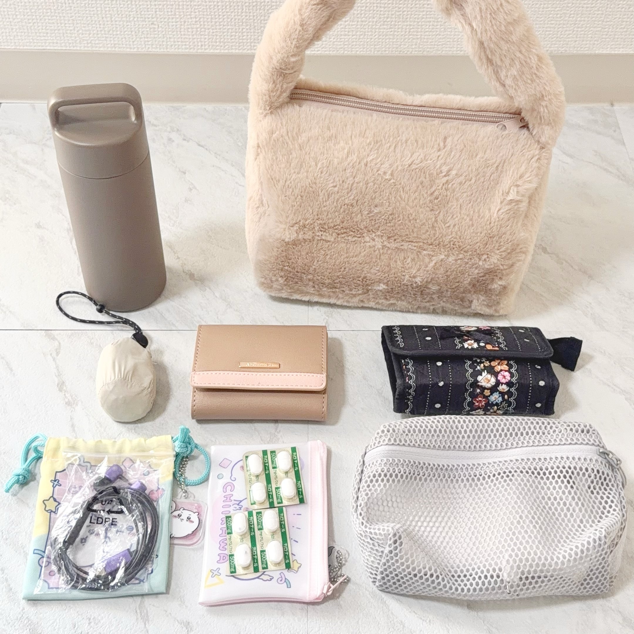 ダイソーで買ったと思えない…330円の「めちゃかわトートバッグ」ころんとしたフォルムがたまらない!《購入レビュー》