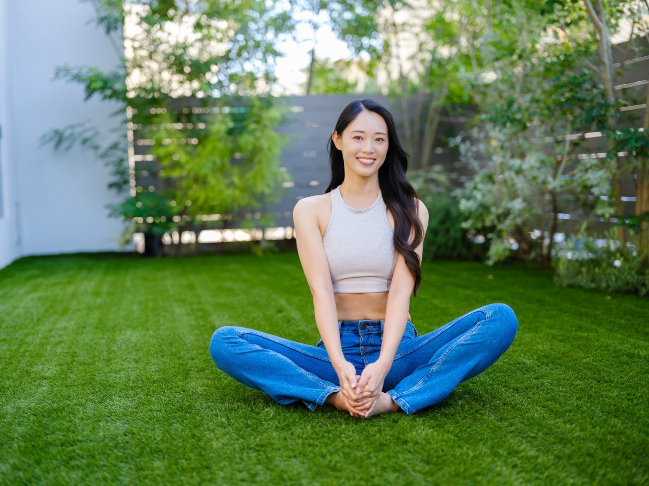 【くびれのプロが指南】後ろ姿で年齢がバレる人の共通点。若見え背中を育てるワーク
