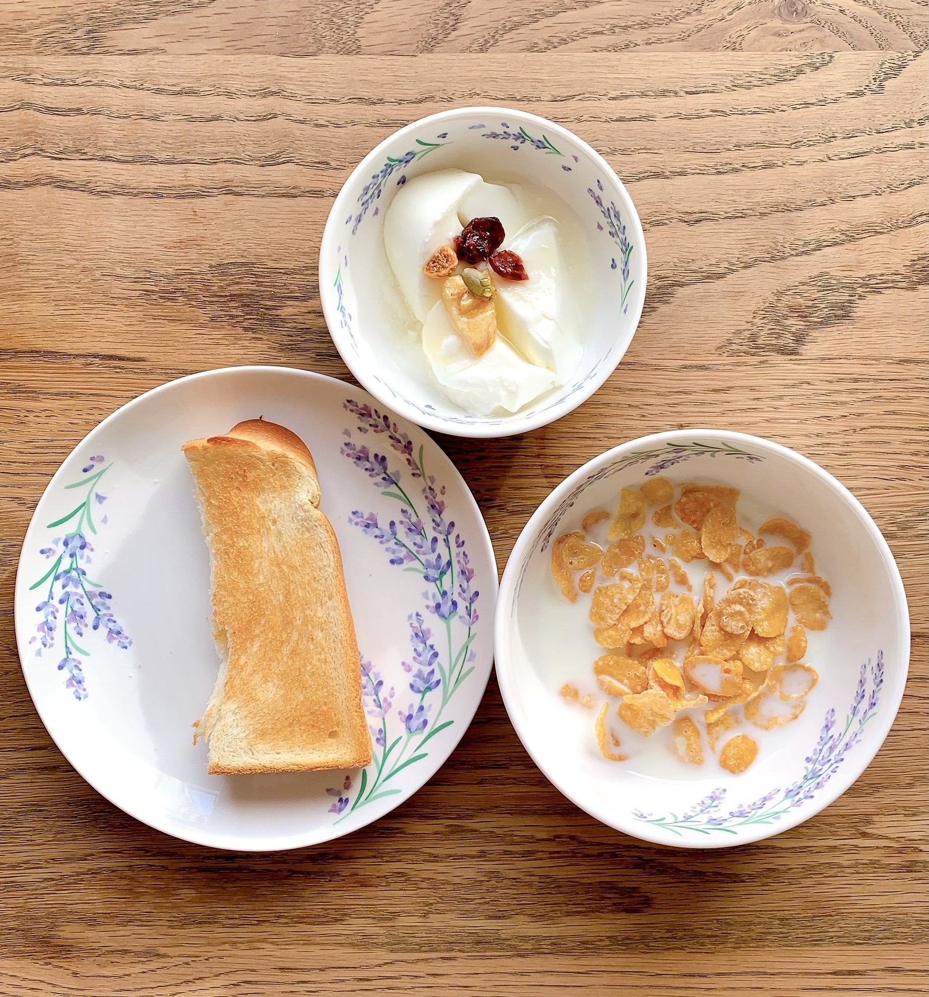 まとめ買いして大正解でした！セリアで見つけた「レトロかわいい食器」おばあちゃん家みたいで癒される！《購入レビュー》