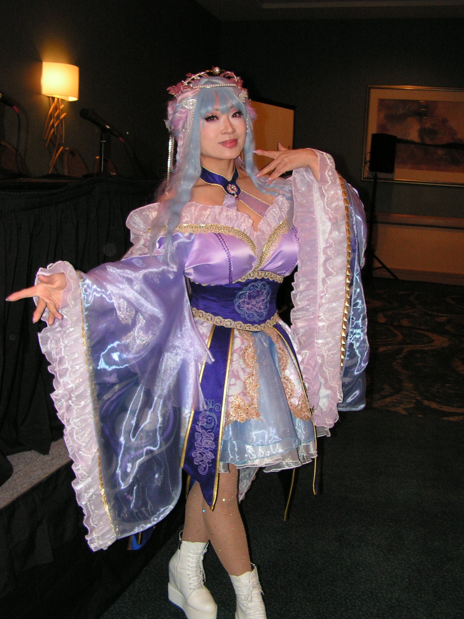 フォロワー300万人いても「SNSに頼らない」….超人気コスプレイヤーが貫く独自の稼ぎ方