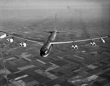 米B52爆撃機、機能刷新・運用継続へ　対中抑止を強化