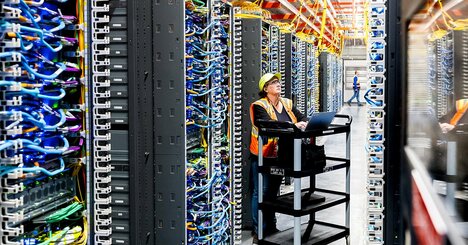電力巡るAI企業の競争、アマゾンとグーグルがリード