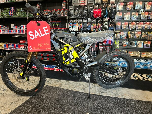 シカゴのバイク店で販売されている「サーロン・ライトビー」