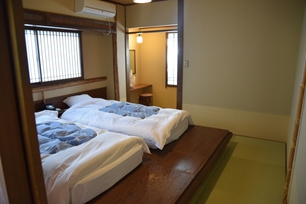 別邸「美月庵」の「月」の寝室