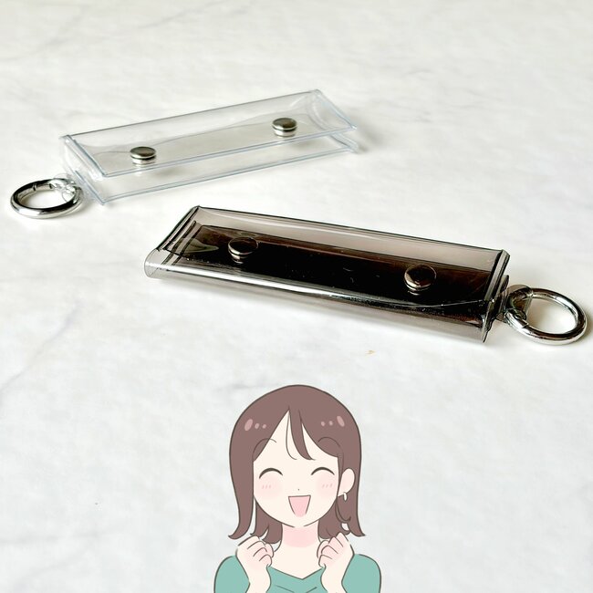 【ダイソー】まとめ買いして正解でした！お札も入る「ぺたんこコインポーチ」カギも一緒に持ち歩けて天才！《購入レビュー》