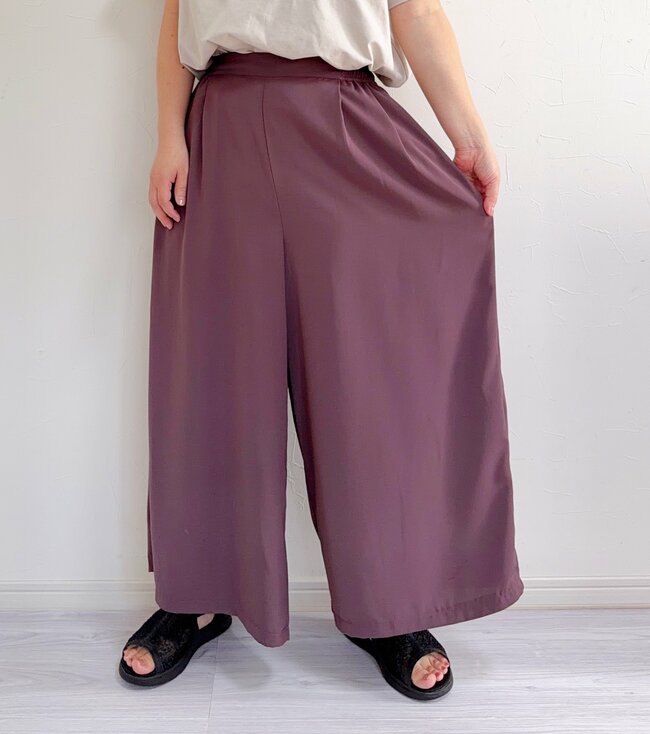 お尻や太ももをまるっとカバー！ワークマンの「スカートみたいなパンツ」が楽ちんでオシャレ！秋カラーで今から長く大活躍します《購入レビュー》