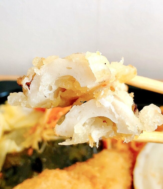 「バカの弁当」「頭わるい」ほっともっとの“1200kcal超え弁当”おかずぎっしりでお腹パンパン！「これでいいんだよ感スゴい」