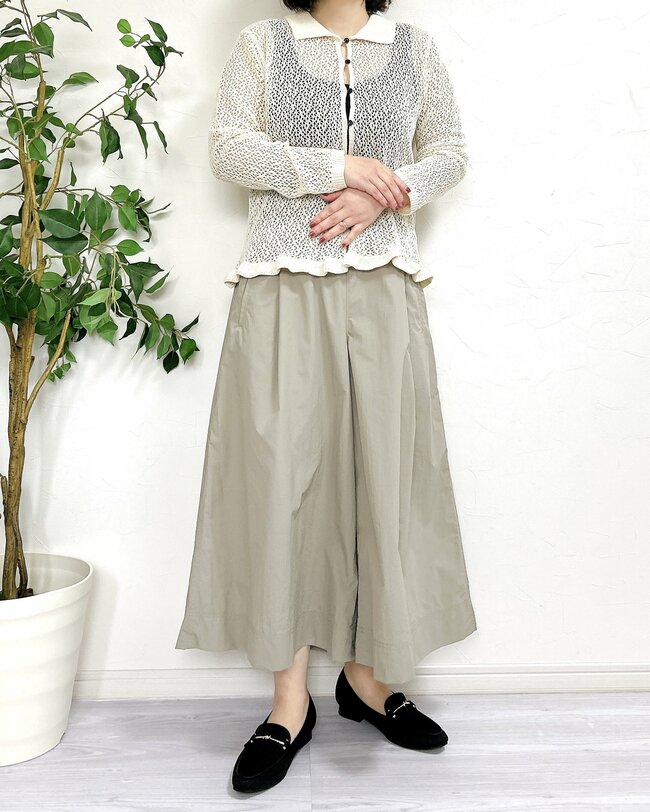 「履き心地、最高です！」ユニクロの“スカートみたいなパンツ”がめっちゃ軽くて楽ちん…！「体型も拾わず買って正解」「花粉や埃が付きにくい」