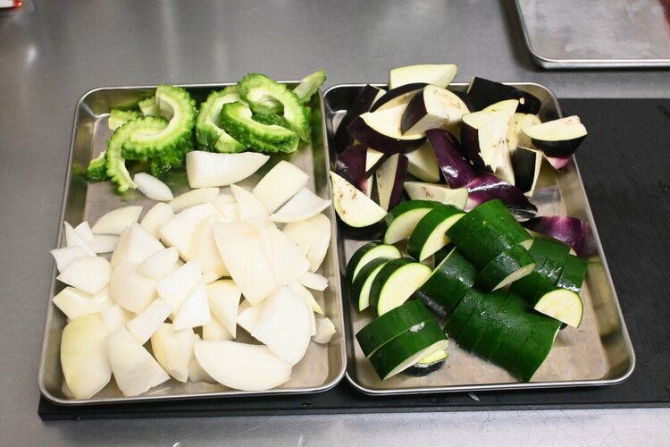 残暑で疲れたら食べたい「バカみたいな量の野菜」が入ったカレー