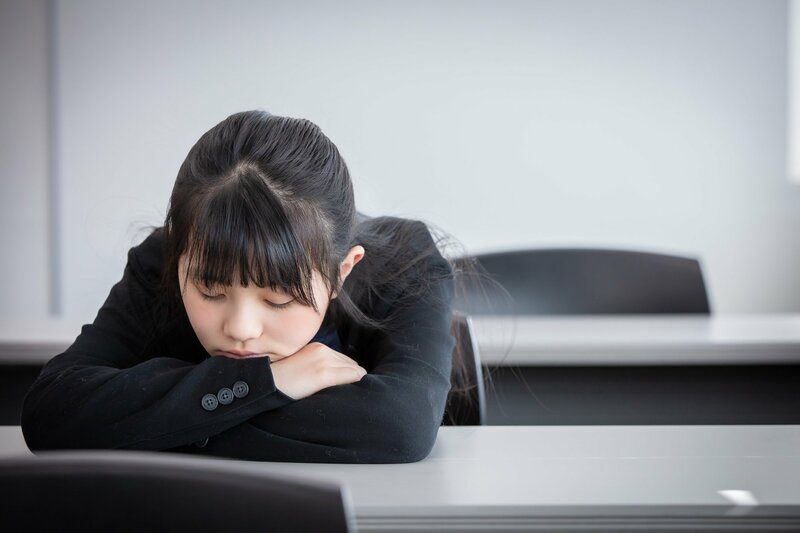 【まさかの不登校】子どもの心が弱くなる「共依存親子」の特徴とは?
