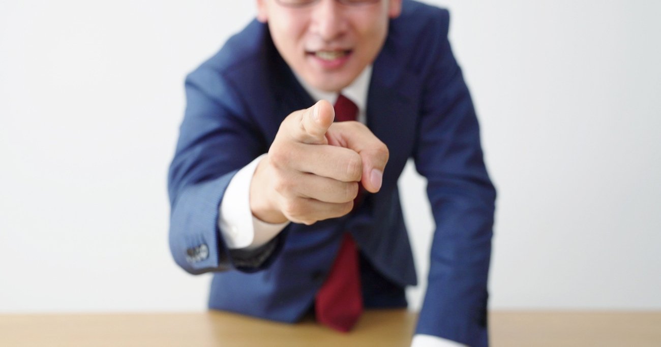 職場で「理不尽」な指示をされた時、「出世する人」が絶対にやらない1つのこと＜最短出世中・現役メガバンカーが教える＞