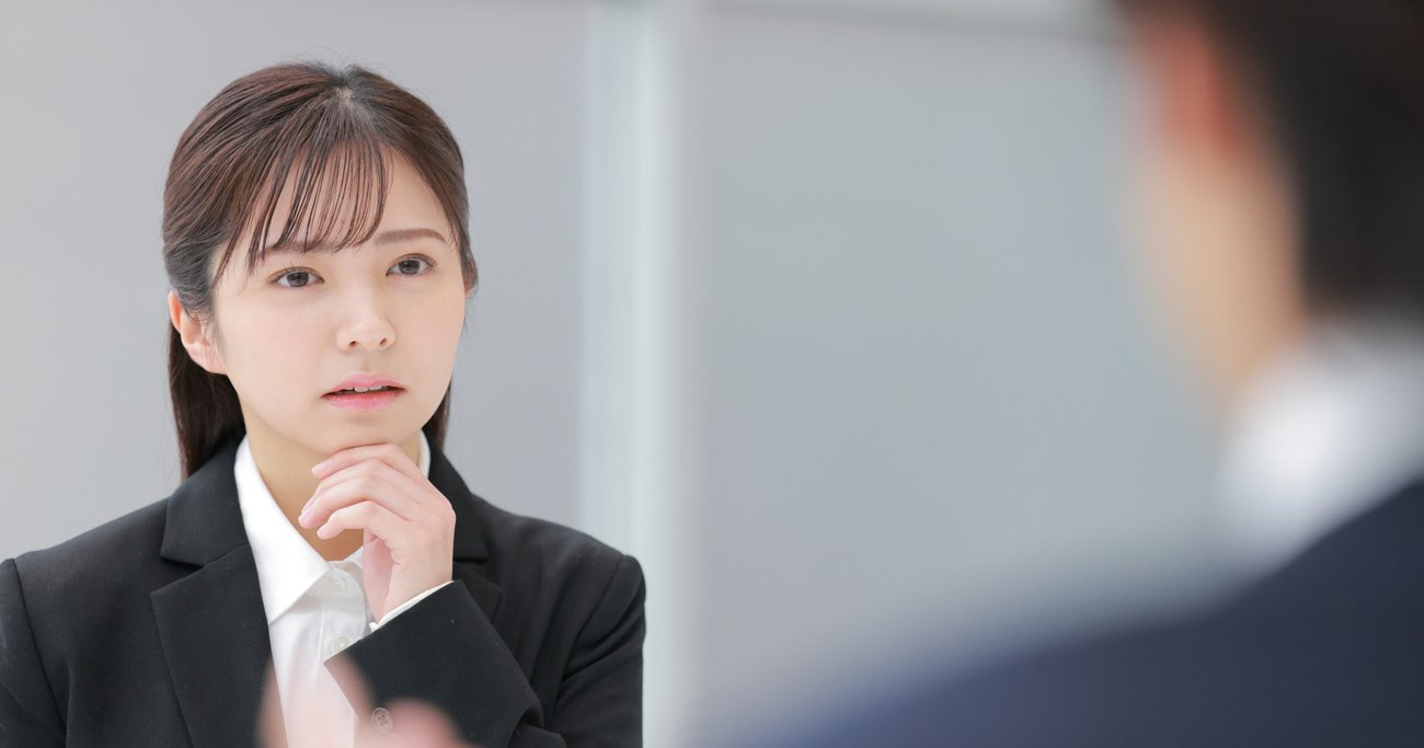 メガバンク行員が後悔、「全員不幸」になった新人“褒めちぎり教育”の末路