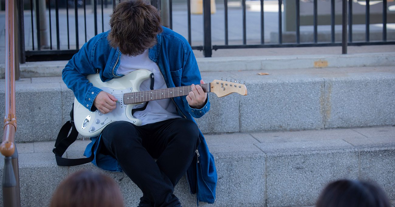 「あなたの台所を見せて」取材でエッセイスト大平一枝を泣かせた「貧乏バンドマンがロフトに隠していたもの」