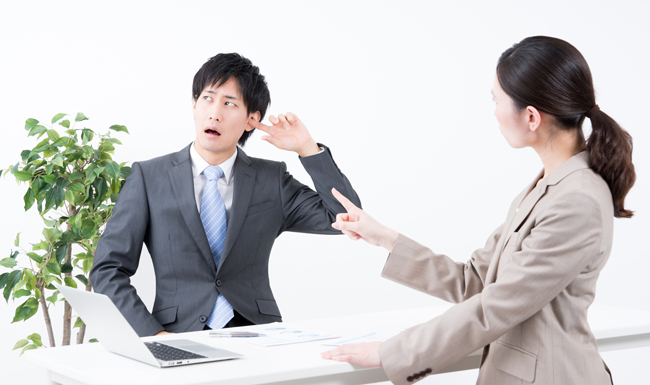 SNSに先輩の悪口、仮病で合コン…「モンスター新人」事例集