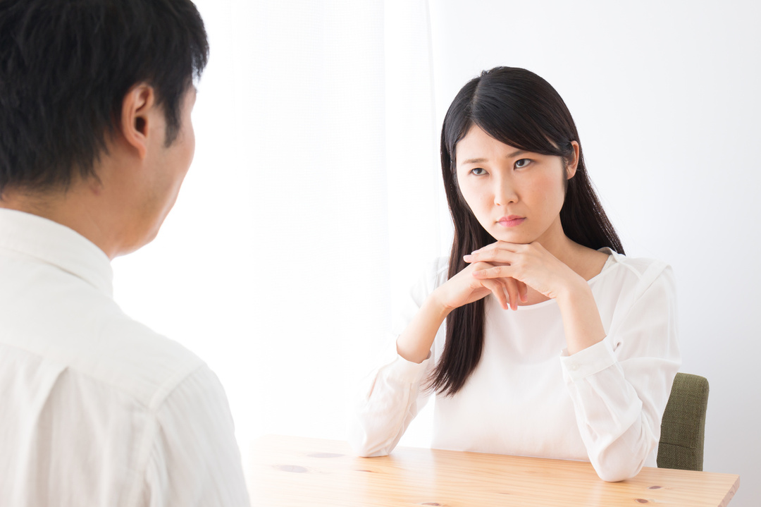 「夫は外で働き、妻は家庭を守るべき」と◯割の人が考えている<br />【小論文の実践ネタ帳】