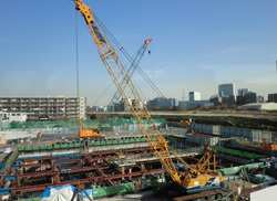 首都高速道路が開業50周年 <br />地下40mの新線トンネル工事現場で感じた<br />次世代高速への期待と課題