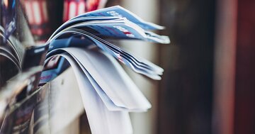 なぜ新聞は売れなくなったのか？実はCDアルバムと同じ理由だった