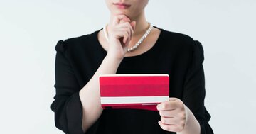 親の死亡直前に預金を引き出すと国税に狙われる!?葬儀代・生活費の正しい準備法
