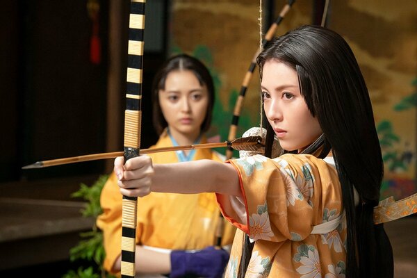 秀吉の妻、寧々（右）、茶々（左）（C）NHK