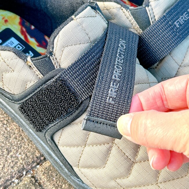 「高いシューズよりも履き心地よい」ワークマンの“2500円シューズ”が楽ちんでポカポカ！「全然寒くないです」「焚き火も安心」