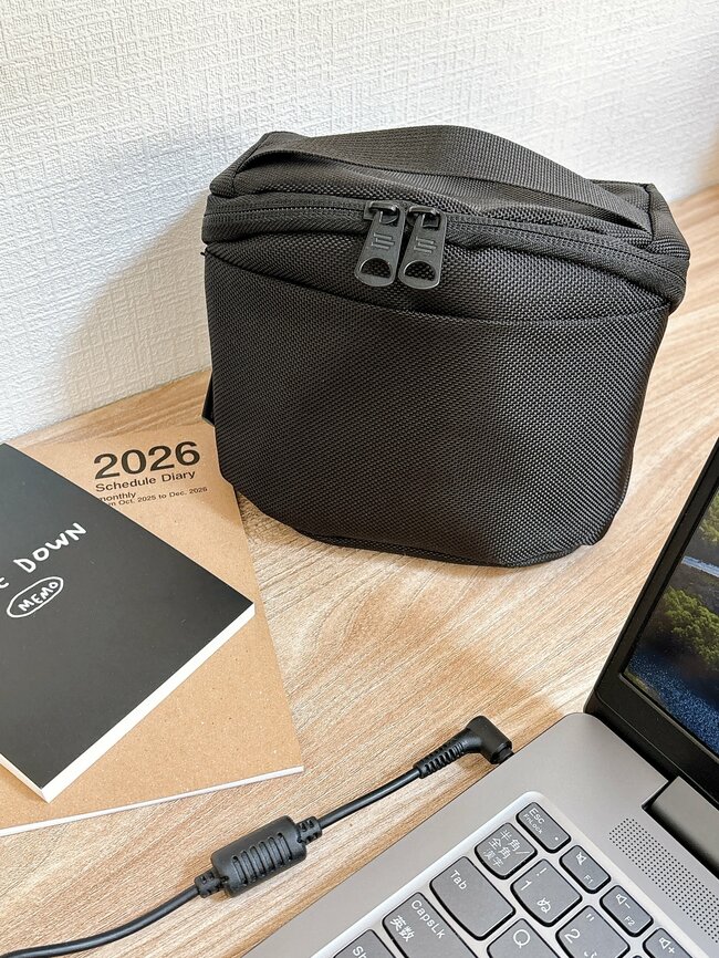 あと3つぐらい買い足したい！3COINSの「自立するポーチ」ポケットたくさんでスッキリ整理整頓できるんです！