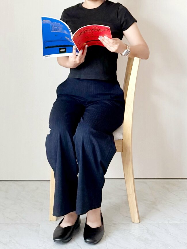 「とにかく動きやすい」ユニクロの“着痩せパンツ”に絶賛の声「汗をかいてもサラサラ」「本当にキレイなシルエット」《購入レビュー》