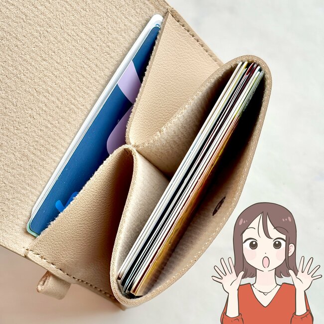 もう普通の財布に戻れないかも…！ダイソーの「お札を折らずに入れられるミニ財布」カギもカードも収納できて天才！