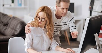 泣き寝入りしない、させない! セクハラから始まるパワハラ