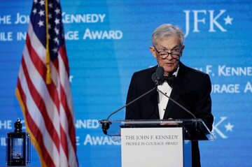 FRBパウエル前議長が鋭い警告、抽象的な表現で