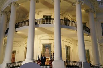 トランプ氏、退院も残るリスク　突然の悪化も