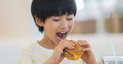 大腸がん予防は「10代」から、50歳未満での発症に腸内細菌の関与が判明