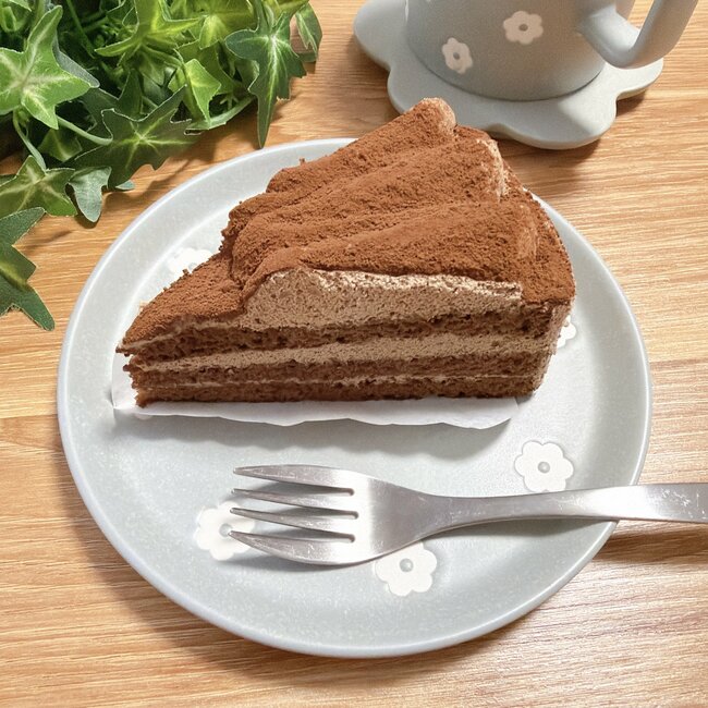 可愛すぎて全種類そろえたい!3COINSの“マリメッコみたいな食器”買ってから出番が止まらない!「思っていた以上に可愛い」「テンション上がります」《購入レビュー》