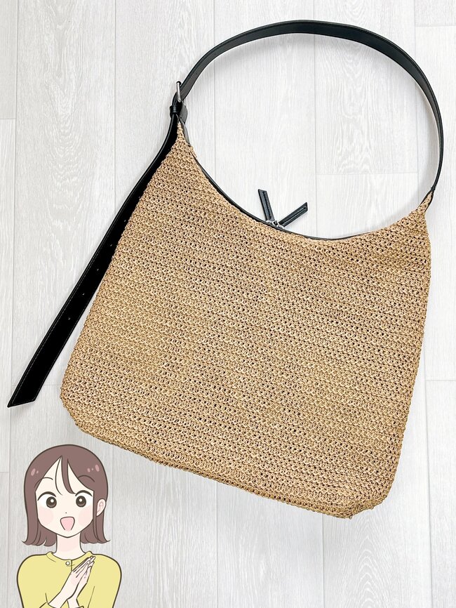 「高見え商品です」「荷物がたくさん入る」GUの“2990円バッグが”オシャレな上に大容量！「50代でもラフすぎずに持てそう」《購入レビュー》