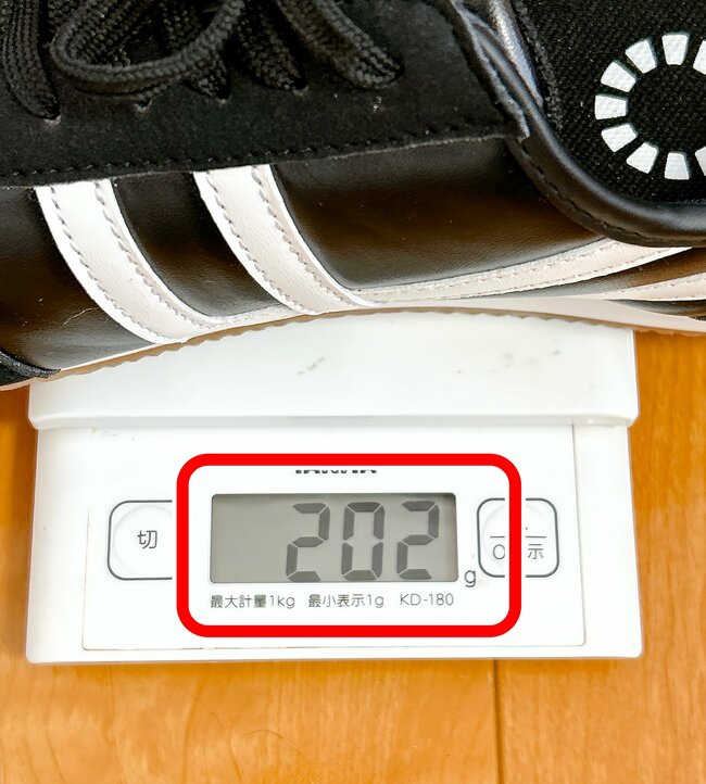 「2500円では申し訳ない！」「50代もオシャレに」ワークマンの“めちゃ軽シューズ”がレトロでかわいすぎる…！「ワークマンとは思えない」