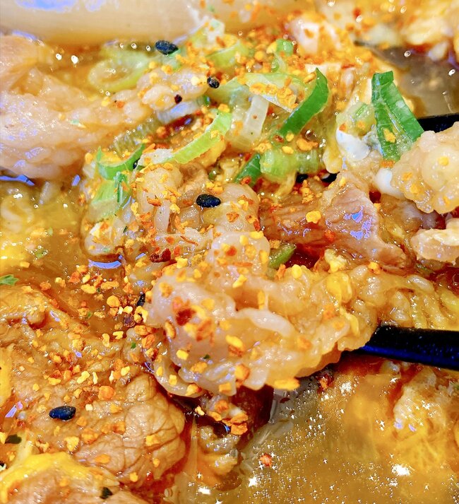 「うますぎで2回目」「腹パンでございます」吉野家の“贅沢すぎる定食”ご飯のおかわり無料がうれしい！「ご飯大盛り3杯食った！」「元気の出る味」《実食レビュー》