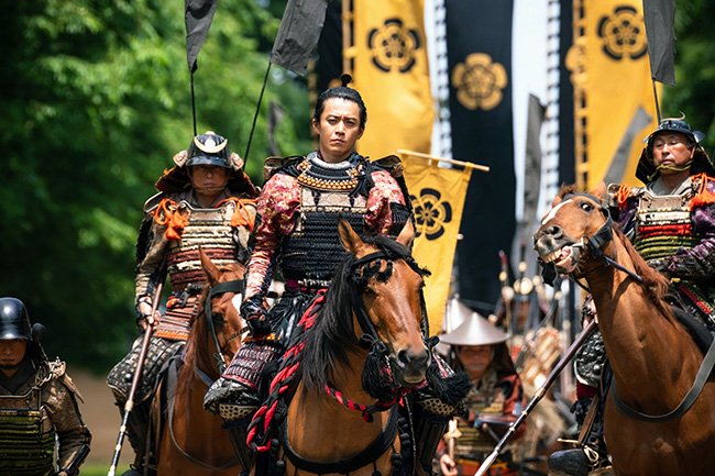 織田信長（演：小栗旬）は当時、清洲城を居城としていた　（C）NHK