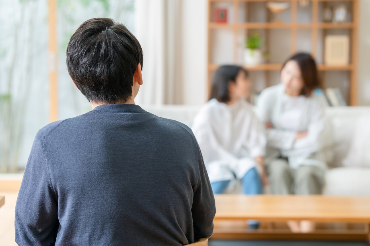 身近なトラブルメーカーが「老化」を加速する！配偶者よりも血縁者がリスクに