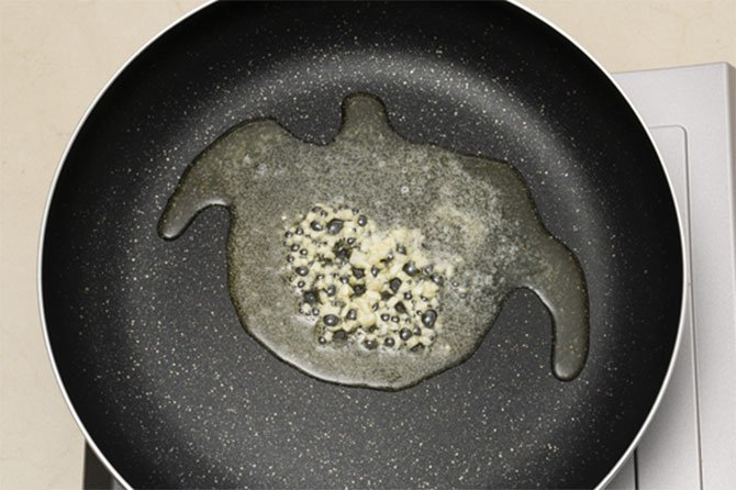 【裏ワザ料理】フライパンひとつで完成!絶品「クリームパスタ」の作り方