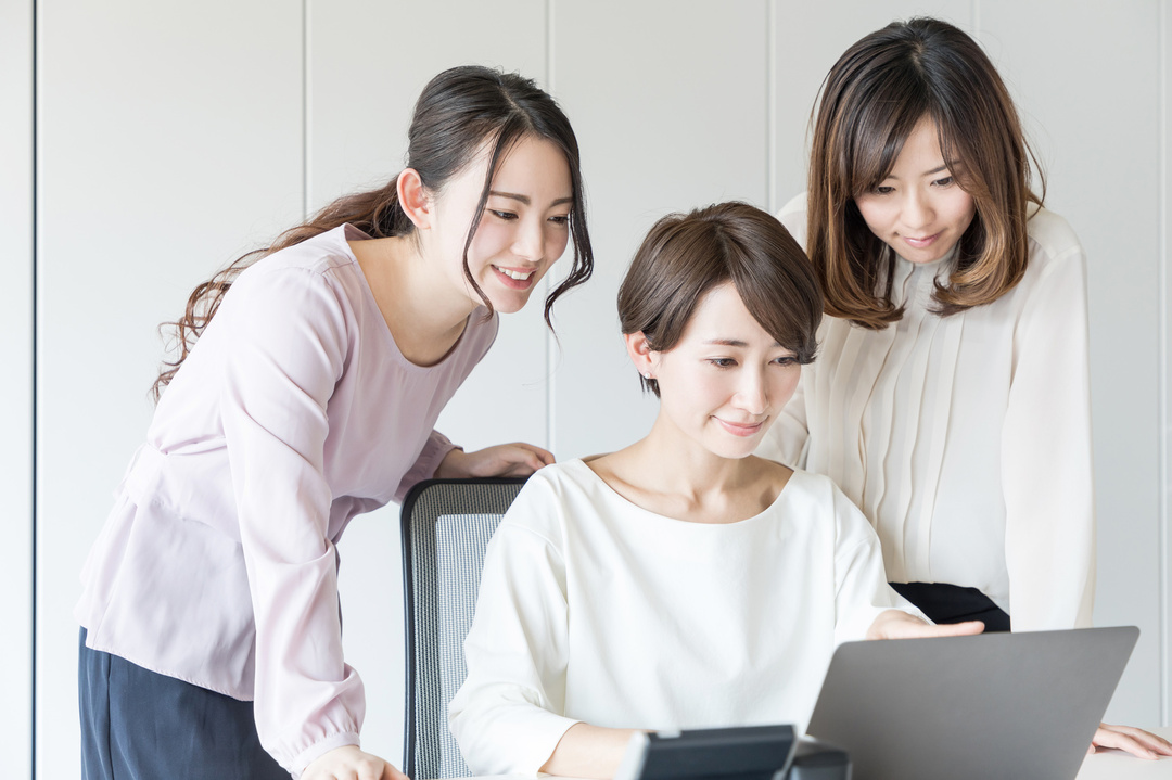 ダメなマネジャーは部下に「教えよう」とし、<br />優れたマネジャーは部下から「学ぼう」とする。