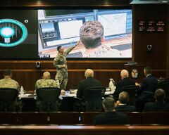 米軍版「マネーの虎」、ボトムアップの変革へ