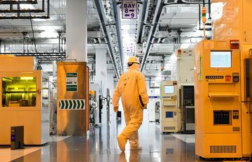 米の半導体補助金　手厚さで先行する諸外国